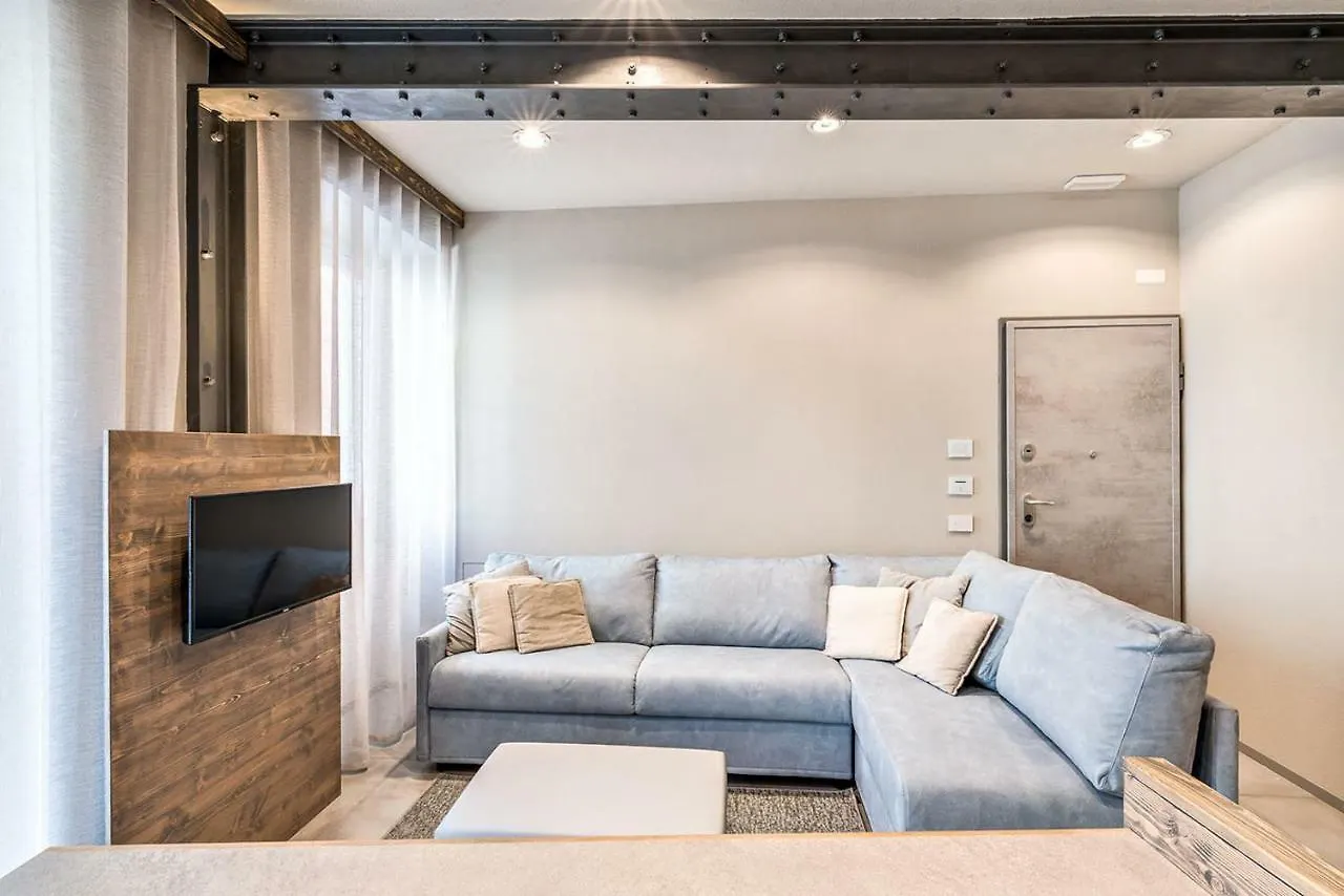 Sergeant First Class Riomaggiore Apartment