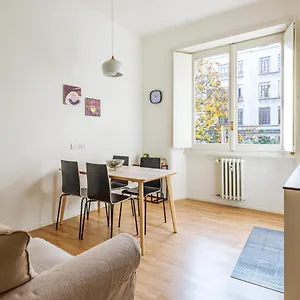 Spacious & Comfortable In Duomo By Easylife , Milan Italy