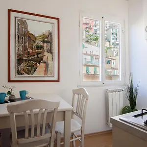Shanti 1 - Terrace Riomaggiore